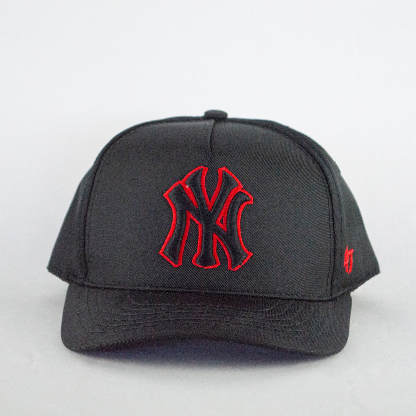 YANKEES BLACK & RED