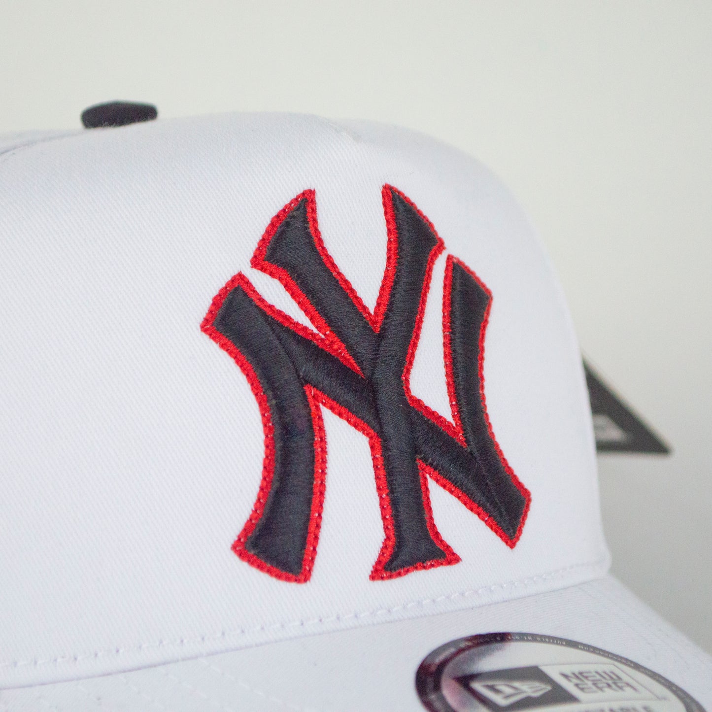 YANKEES WHITE & RED