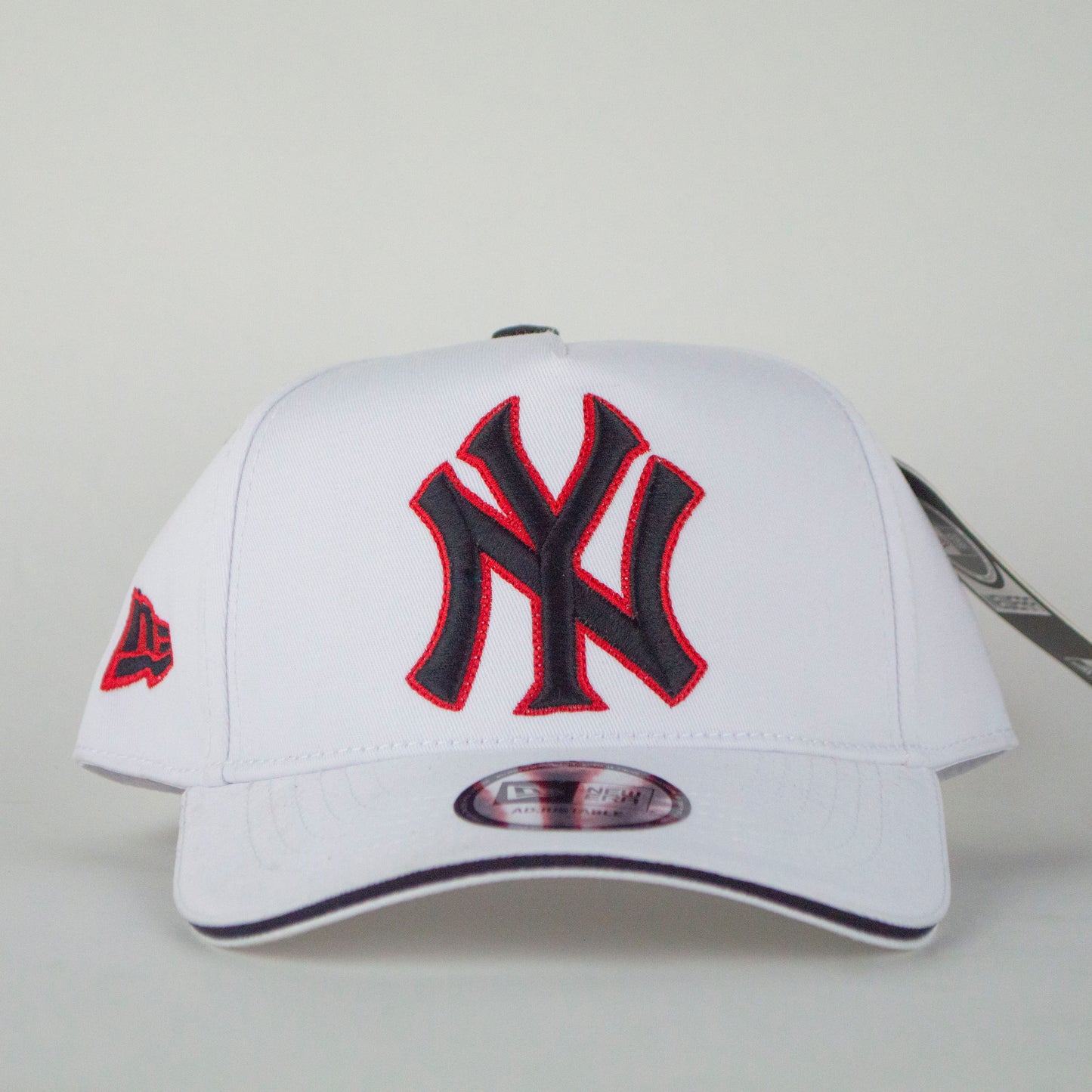 YANKEES WHITE & RED